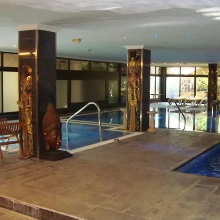 Paraisol Bmb アパート アデヘ